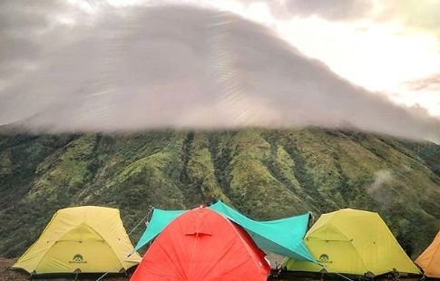 Terpikat Keindahan Gunung Kembang Wonosobo, Sembunyi di Balik Sindoro