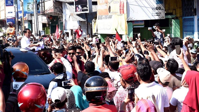 Antusiasme Warga Sumut Hadiri Kampanye di Asahan, Jokowi: Saya Dicegat