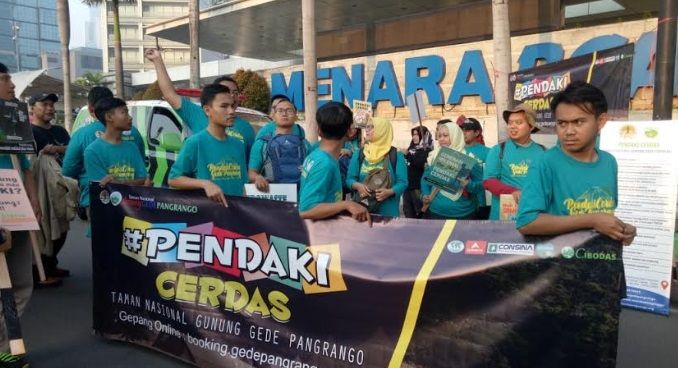 Suka Naik Gunung, Yuk Menjadi Pendaki Cerdas