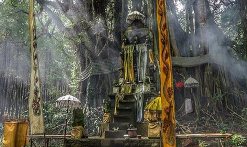 Wisata Religi di Pura Ananthaboga Banyuwangi, Suasananya Mirip Bali