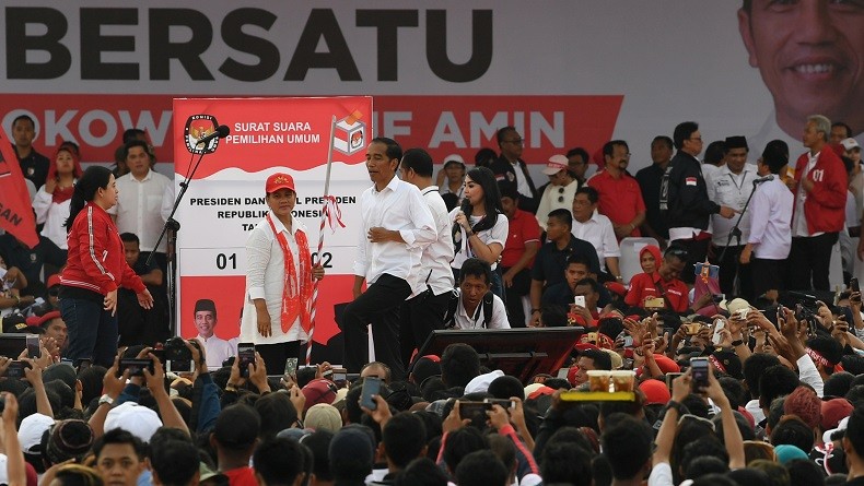 Jokowi Sapa Ribuan Pendukung di Probolinggo dengan Bahasa Lokal