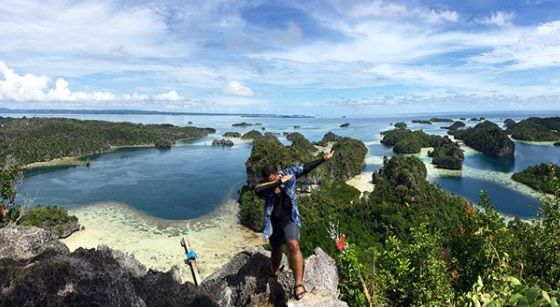 Menikmati Pesona Raja Ampat dari Puncak Dapunlol yang Eksotis