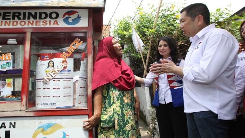 Pakai Gerobak Perindo, Ibu 7 Anak Penjual Nasi Uduk Bisa Beli Rumah