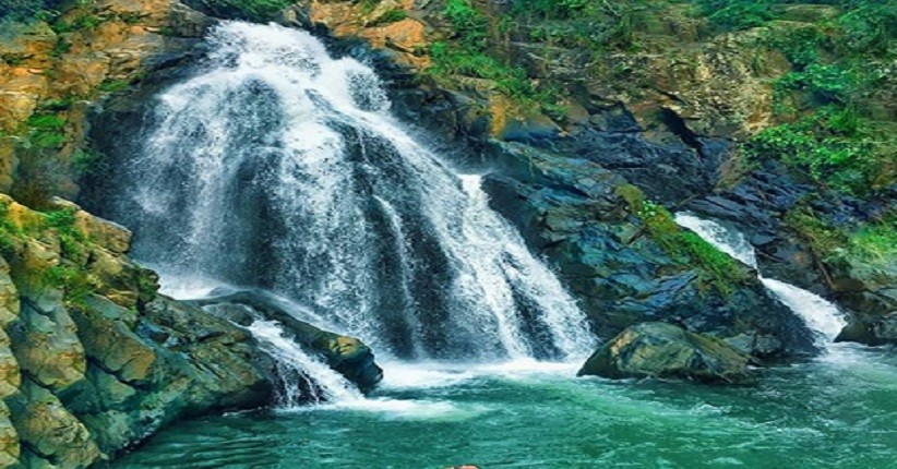 Wisata Air Terjun di Curug Rahong, Hits di Kalangan Traveler