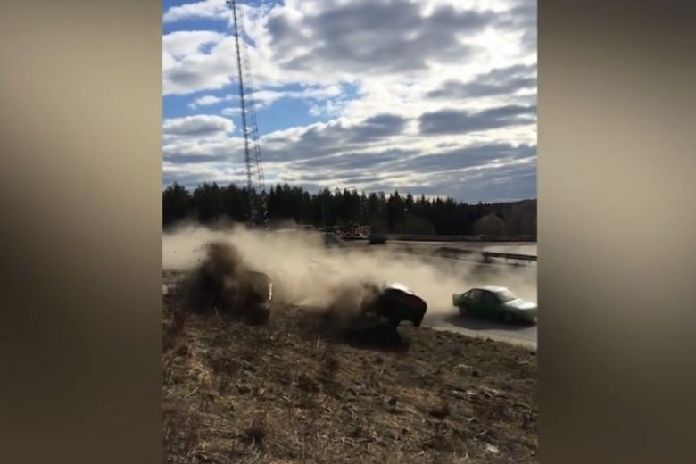 Mobil 'Balap Rakyat' Seruduk Kerumunan di Swedia, 5 Orang Luka