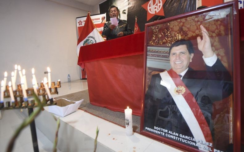 Pendahulunya Bunuh Diri, Presiden Peru Martin Vizcarra Syok