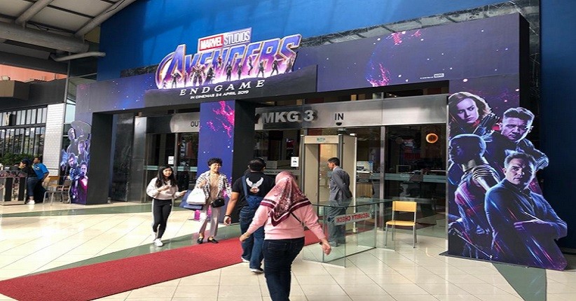 Keseruan Belanja di Mal sambil Bertemu dengan Superhero Marvel
