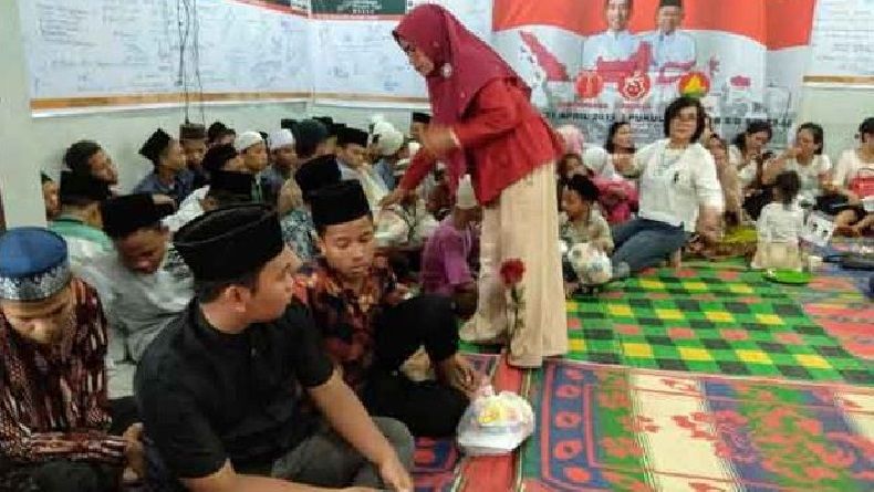 Relawan Jokowi-Ma'ruf di Medan Gelar Syukuran Bersama Anak Yatim Piatu