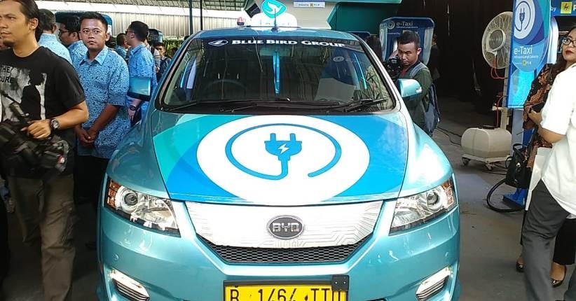 Blue Bird Hadirkan Taksi Listrik, Jonan Malu Perpres Belum Jadi