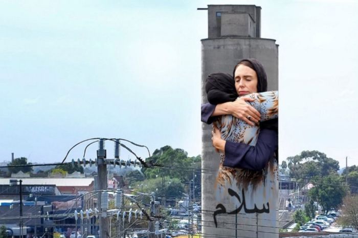Foto PM Jacinda Ardern Peluk Muslim Akan Dijadikan Mural di Australia