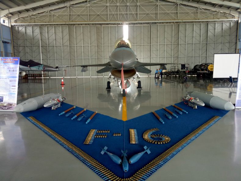 Melihat Lebih Dekat Alutsista di Skuadron Lanud Roesmin Nurjadin Riau