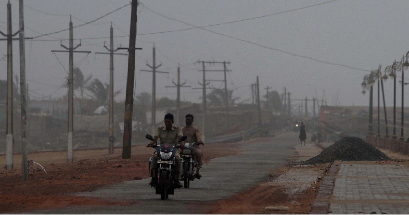 Topan 'Monster' Fani Mulai Hantam India, Lebih 1 Juta Warga Dievakuasi