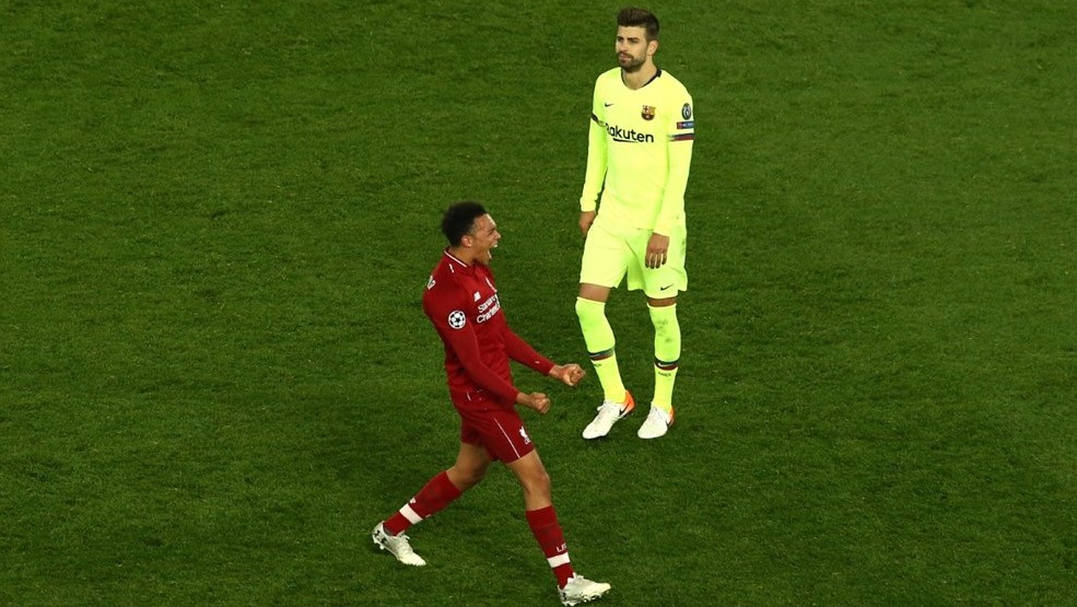 VIDEO: Ini Sepak Pojok Alexander-Arnold yang Bikin Barcelona Mati Kutu