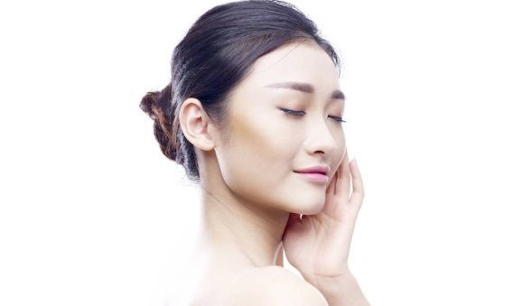 Ingin Miliki Riasan Flawless dan Segar saat Puasa, Ini Tips dari Pakar