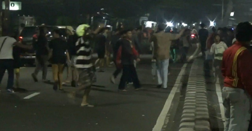 Tawuran di Manggarai hingga Dini Hari, Kereta Jakarta Kota-Bekasi Tertahan