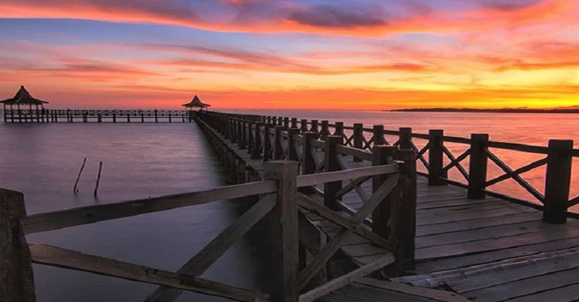 Wisata di Pantai Bentar Probolinggo Bisa Lihat Hiu Tutul yang Langka