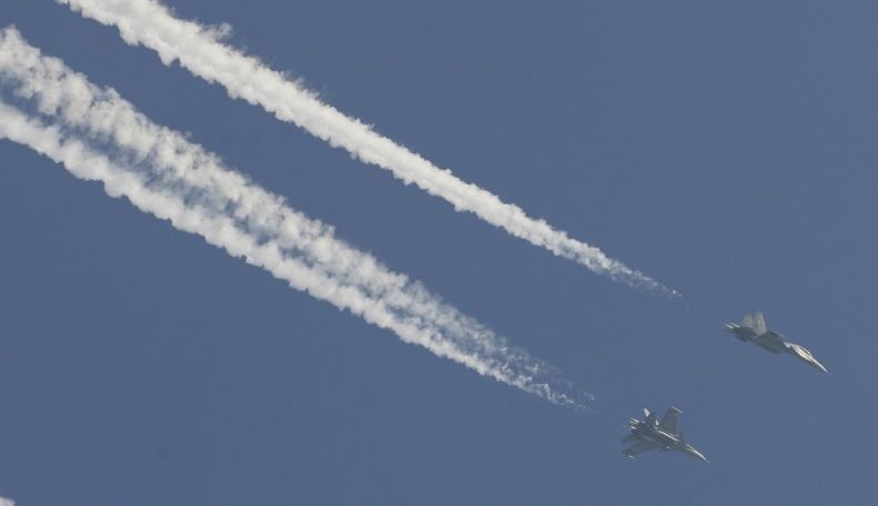 Jet Tempur Sukhoi India Cegat Pesawat Kargo yang Terbang dari Pakistan