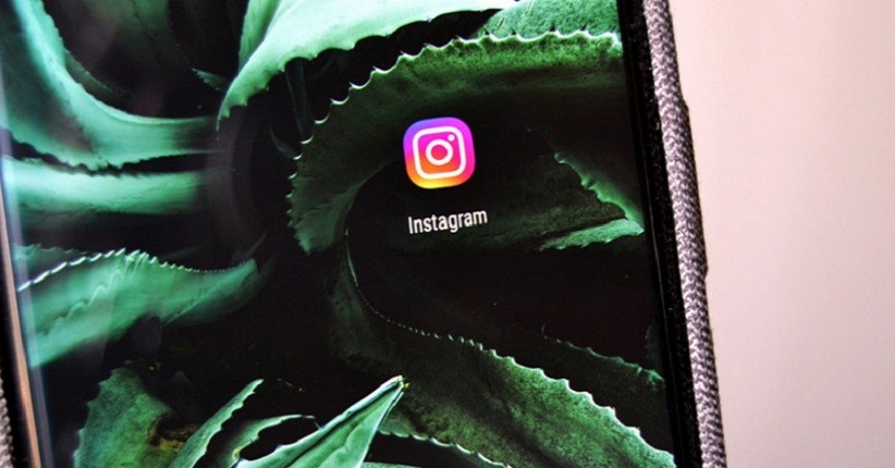 Instagram Uji Stiker dengan Lirik Lagu di Stories