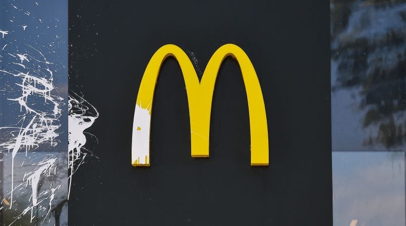 Enaknya, Turis AS Cukup ke McDonald's jika Punya Masalah Paspor