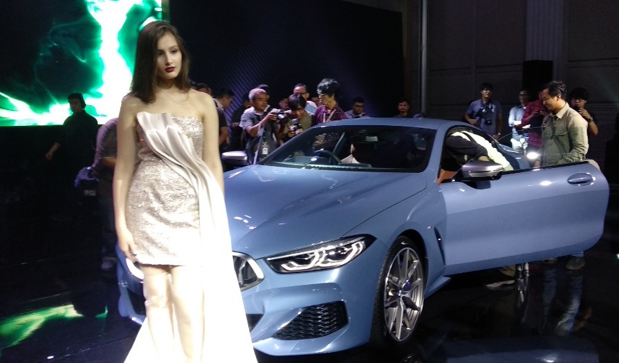 BMW Seri 8 Terbaru Meluncur di Indonesia, Dibanderol Rp3 Miliaran