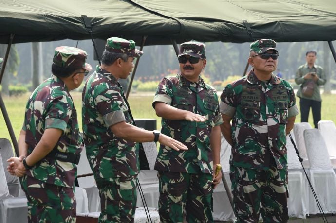 Simulasi Satuan Gultor TNI Amankan Unjuk Rasa di KPU