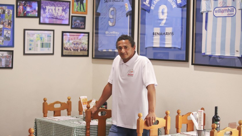 Dulu Bomber Timnas Uruguay, Kini Penjual Pizza dengan 1 Kaki