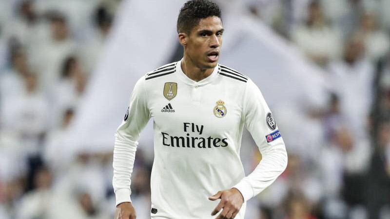Ada Varane dan Sancho, Ini Penampakan Starting XI Mengerikan MU Musim Depan