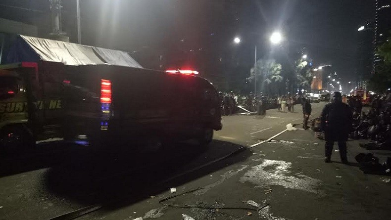 Ricuh di Depan Bawaslu, Ambulans Hilir Mudik Bawa Korban