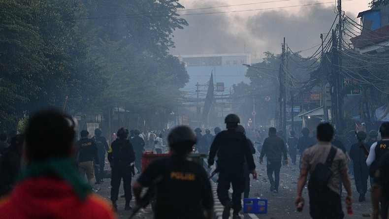 Massa yang Hendak Serbu Polsek Metro Gambir Berhasil Dicegah Prajurit TNI AD