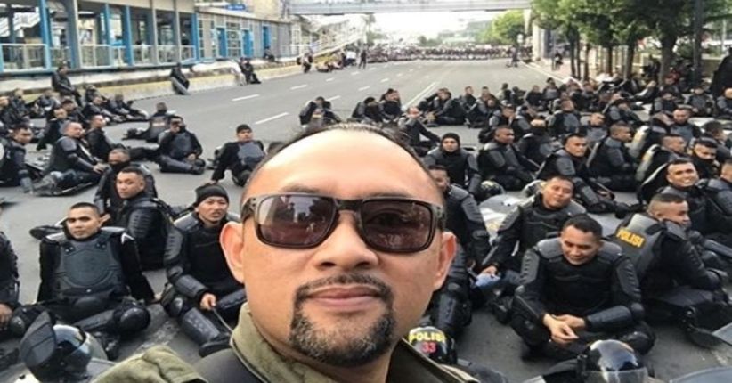 Datang ke Lokasi Aksi 22 Mei, Ronal Surapradja Beri Semangat Petugas