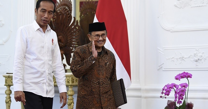 Jokowi Jenguk BJ Habibie yang Dirawat Intensif di RSPAD Gatot Soebroto