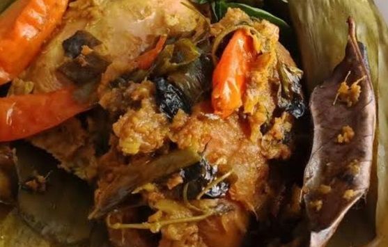 Mencicipi Kuliner Khas Sunda Pepes Ayam untuk Berbuka Puasa