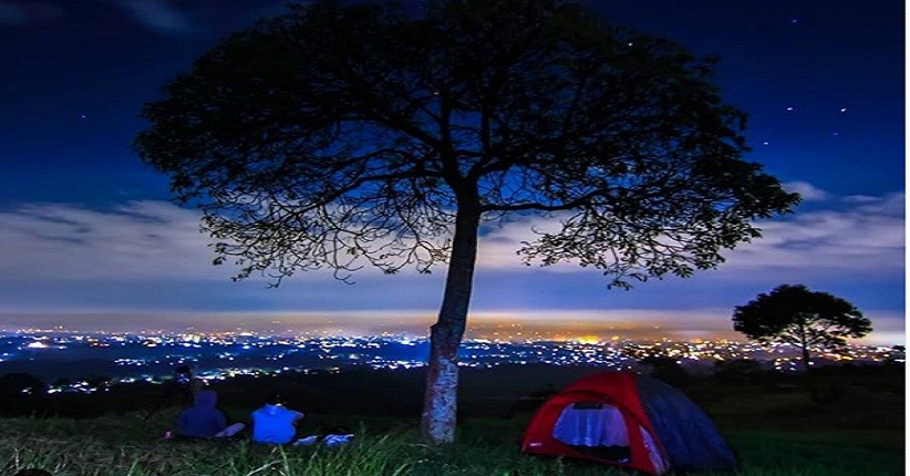 Wisata Malam Menikmati Keindahan Kota Bandung dari Bukit Pangjebolan