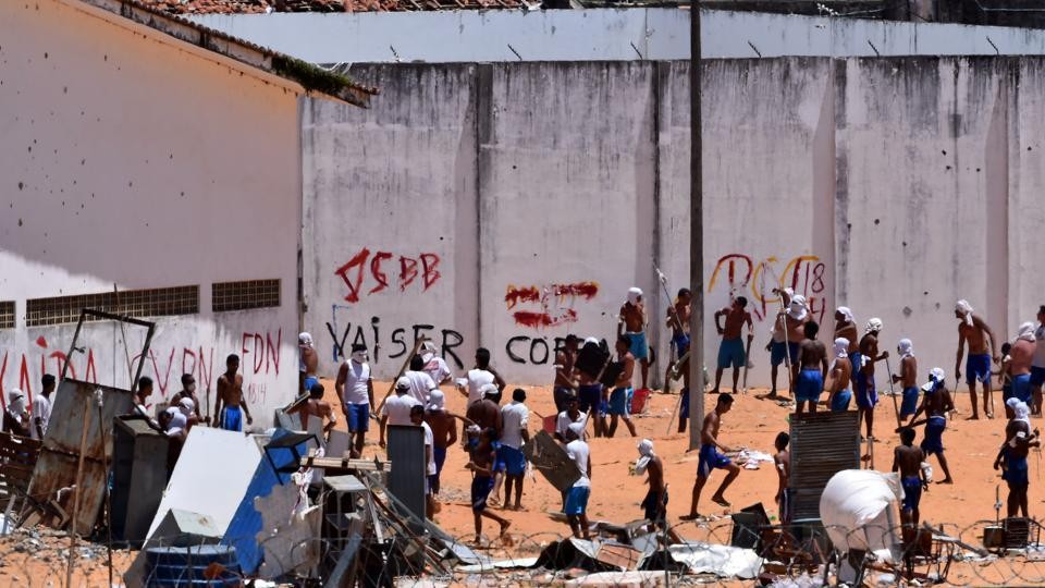 15 Orang Tewas akibat Bentrokan Napi di Penjara Brasil