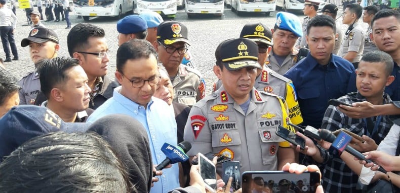 Anies Lepas 17.427 Warga Mudik Gratis