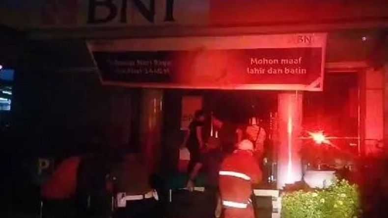 Gedung BNI Ternate Terbakar, Kantor Wali Kota Nyaris Ikut Hangus