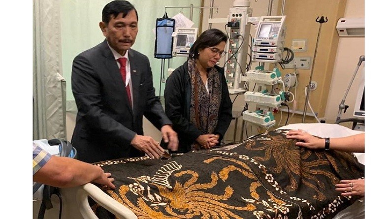 Menko Luhut Beri Penghormatan Terakhir untuk Ani Yudhoyono