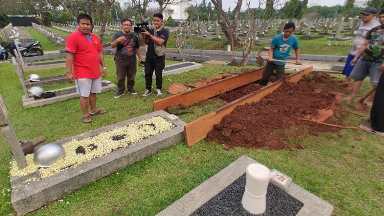 Ani Yudhoyono Dimakamkan Dekat Ainun Habibie