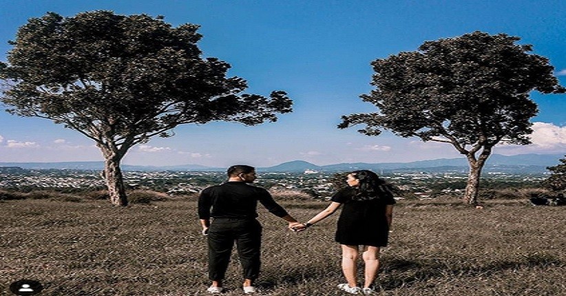 Liburan ke Bogor, Terpikat Pemandangan Gunung Gede dan Pangrango di Bukit Wangun