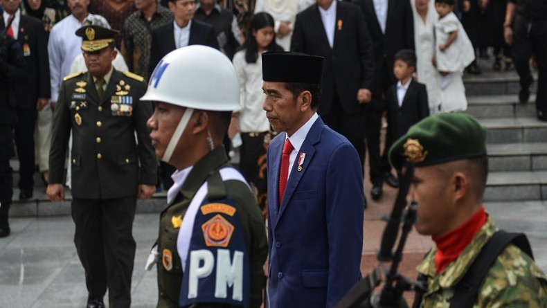 Jokowi Melepas Bu Ani: Flamboyan Telah Pergi, namun Akan Tetap Hidup di Hati