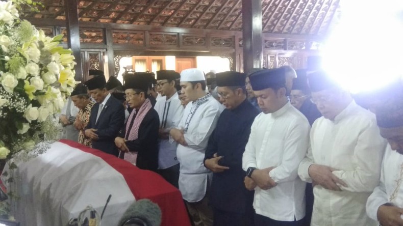 Diimami Nasaruddin Umar, Wiranto dan Menag Salati Jenazah Ani Yudhoyono