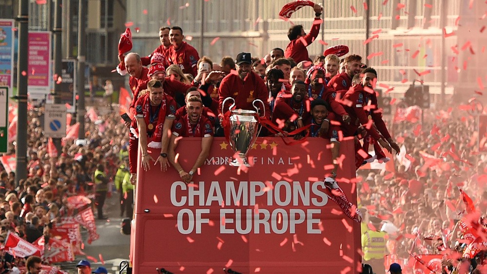 Lautan Merah Para Fans Iringi Pesta Juara Eropa Liverpool