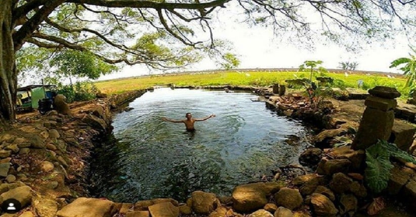 Wisata ke Jateng, Asyiknya Berendam di Situs Balekambang yang Terkenal Sakral