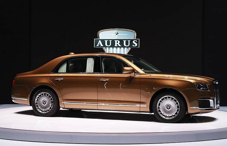 Limosin Mewah Kesukaan Vladimir Putin, Siap di Ekspor ke Eropa