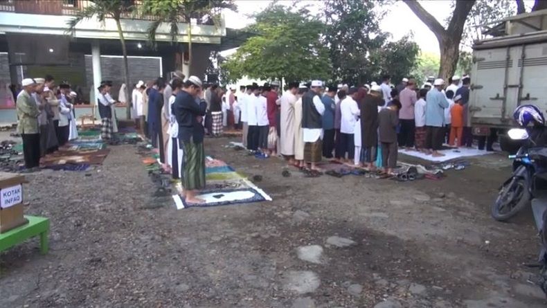 Ratusan Warga Jombang Salat Idul Fitri Selasa Pagi