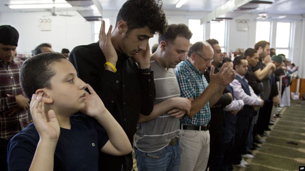 Muslim AS Rayakan Lebaran dengan Pesan Perdamaian dan Saling Mengasihi