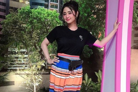 Sedih, Dewi Perssik Ungkap Janji Glenn Fredly yang Tak Akan Pernah Ditepati