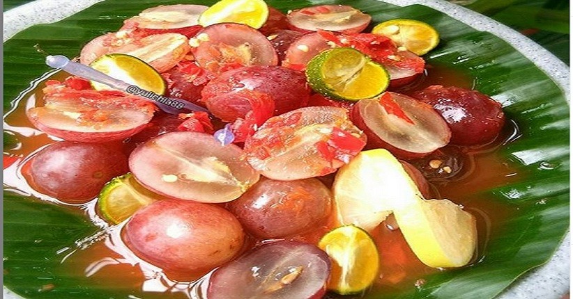 Berkreasi Membuat Asinan Anggur Terasi, Rasanya Pedas dan Segar