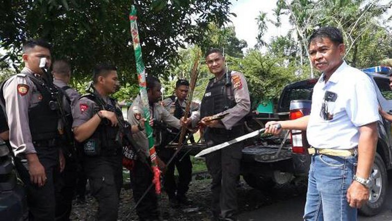 Cegah Perang Suku, Polres Mimika Sita Ratusan Busur dan Panah di Kwamki Narama
