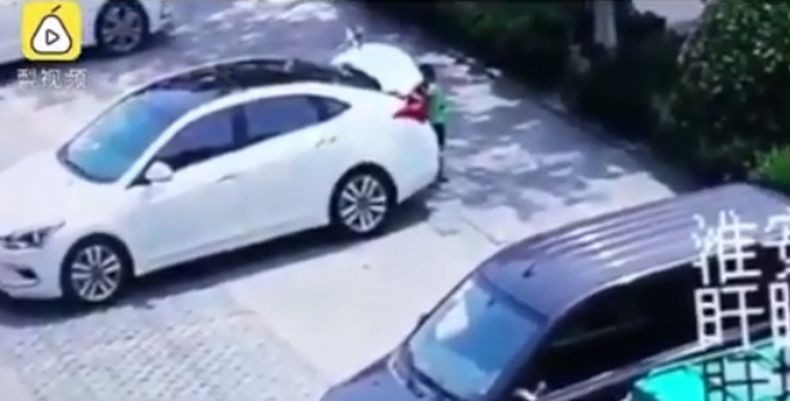 Bocah 7 Tahun Meninggal Setelah Terkunci di Bagasi Mobil Ayahnya